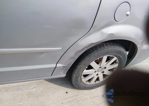 2015 Chrysler Town & Country Touring z USA, uszkodzony, nr VIN 2C4RC1BG3FR538396